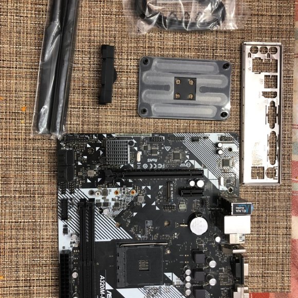 Bundle of PC parts - Picture 2 of 6